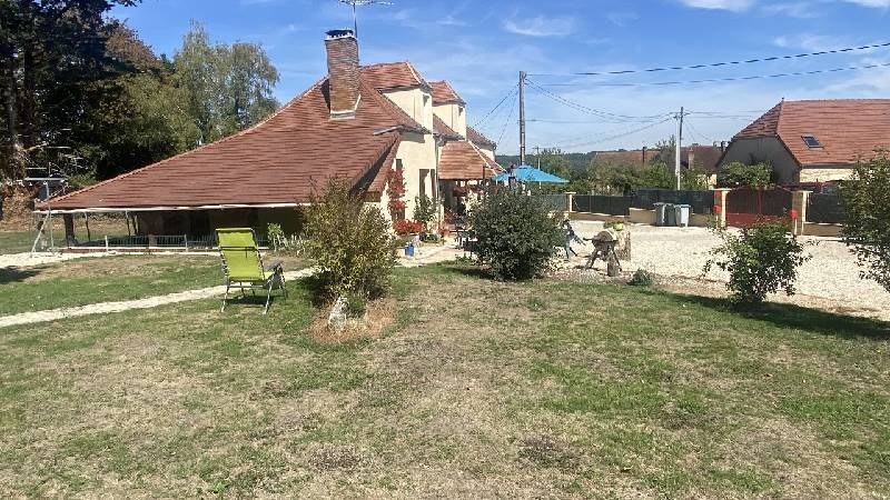 Maison 5 pièces 120 m² · à Flogny-la-Chapelle · 120 m² · 142 000 €