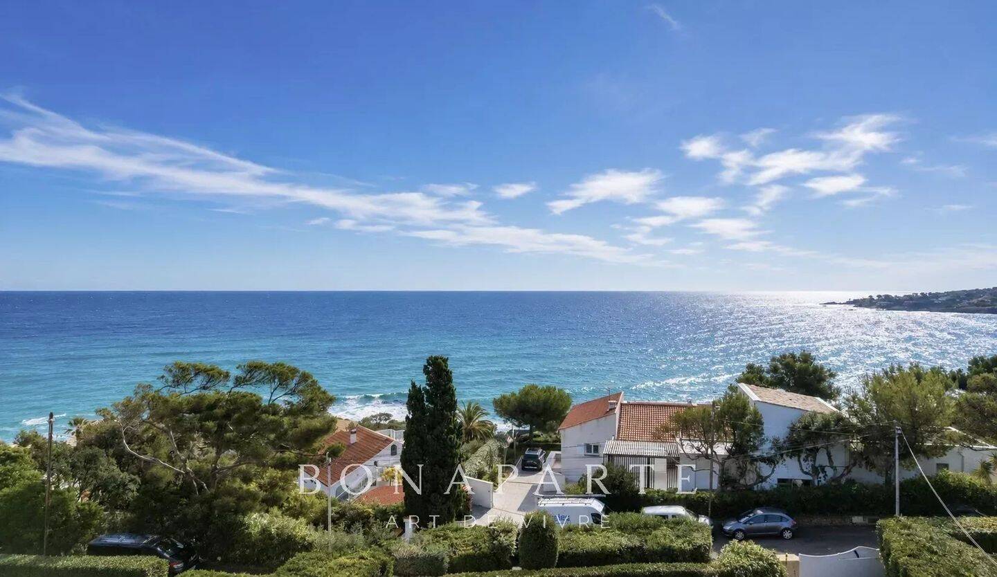 Maison 6 pièces 150 m² · à Fréjus · 150 m² · 1 199 000 €