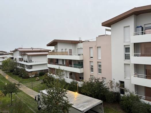 Appartement à louer - Première occupation 549 € 2 pièces 1 chambre 38 m² Étage 1/4 Nord Bassens 33530