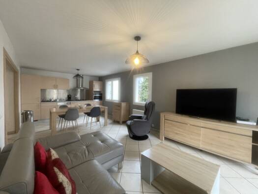 Appartement à louer 1 460 € 4 pièces 3 chambres 78,6 m² Étage 1/6 Annecy 74960