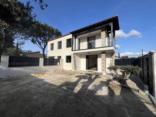 Maison à louer 1 750 € 3 pièces 2 chambres 73,4 m² 250 m² de terrain Plan-de-Cuques 13380