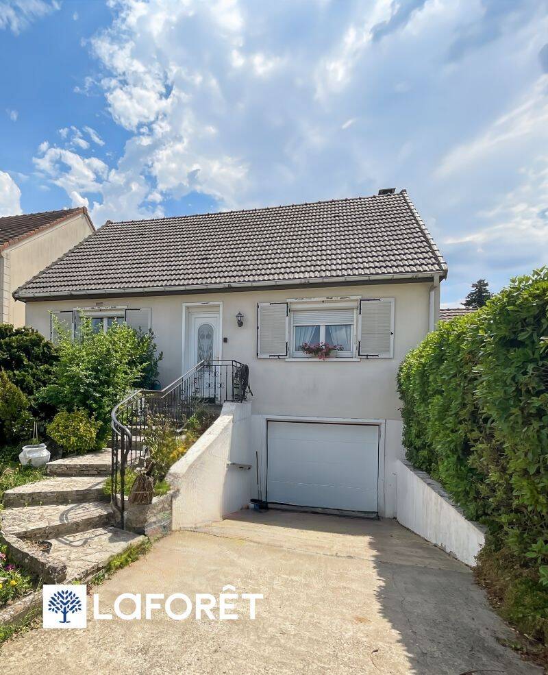 Maison 5 pièces 113 m² · à Sainte-Geneviève-des-Bois · 113 m² · 299 060 €
