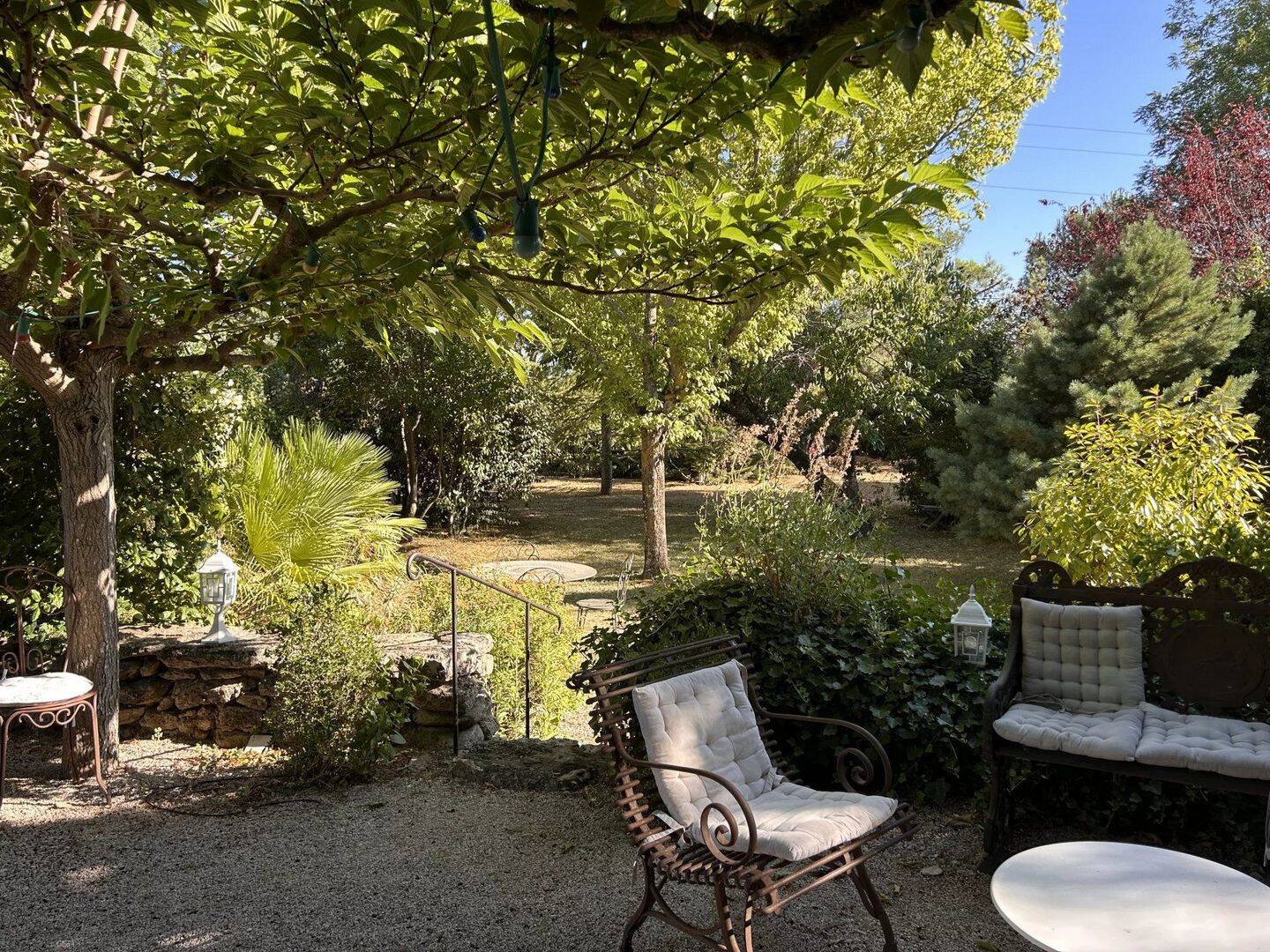 A 5 minutes du golf de Pont Royal ,Maison de charme à Vernègue