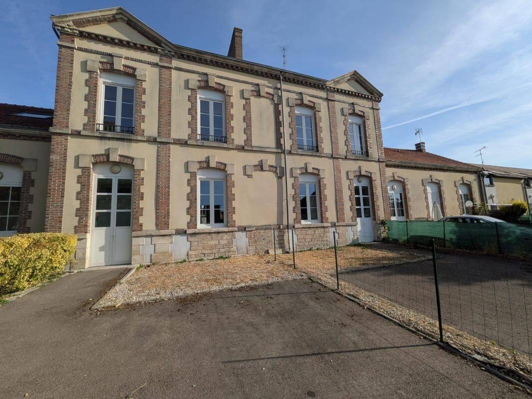 Maison 104 m² · à Saint-Just-Sauvage · 104 m² · 610 €