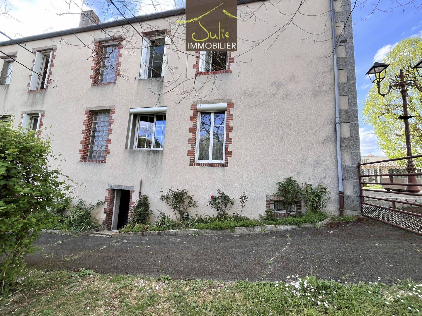Maison 3 pièces 77 m² · à Bressuire · 77 m² · 79 000 €