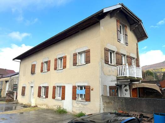 Immeuble à vendre 580 000 € 275 m² Seyssel 74910