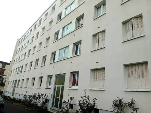 Appartement à vendre 162 000 € 4 pièces 2 chambres 69 m² Étage 1/5 Les Hauts d'Aubiere Aubière 63170