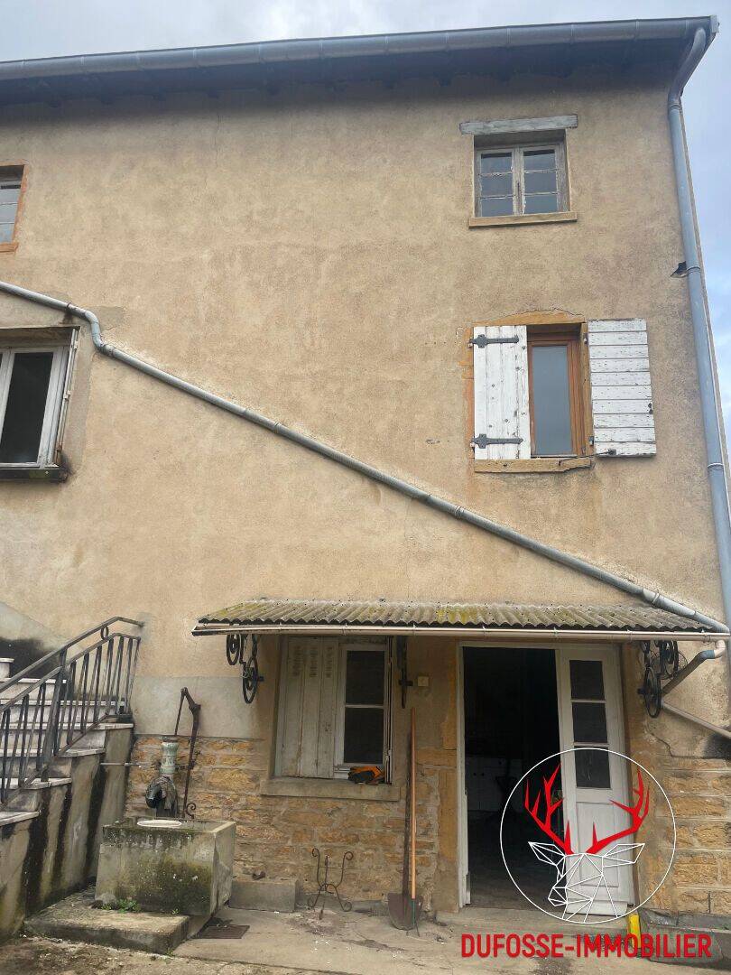 Maison 6 pièces 250 m² · à Porte des Pierres Dorées · 250 m² · 185 000 €
