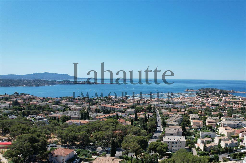 Maison 5 pièces 202 m² · à Bandol · 202 m² · 1 390 000 €
