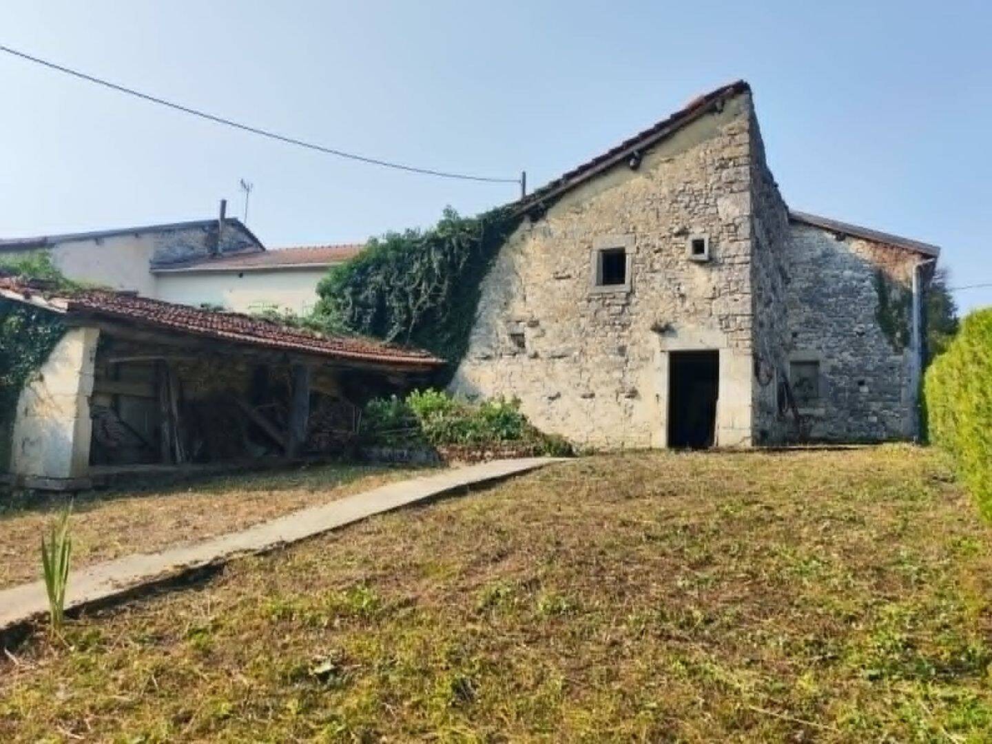 Maison 1 pièce 173 m² · à Menaucourt · 173 m² · 34 800 €
