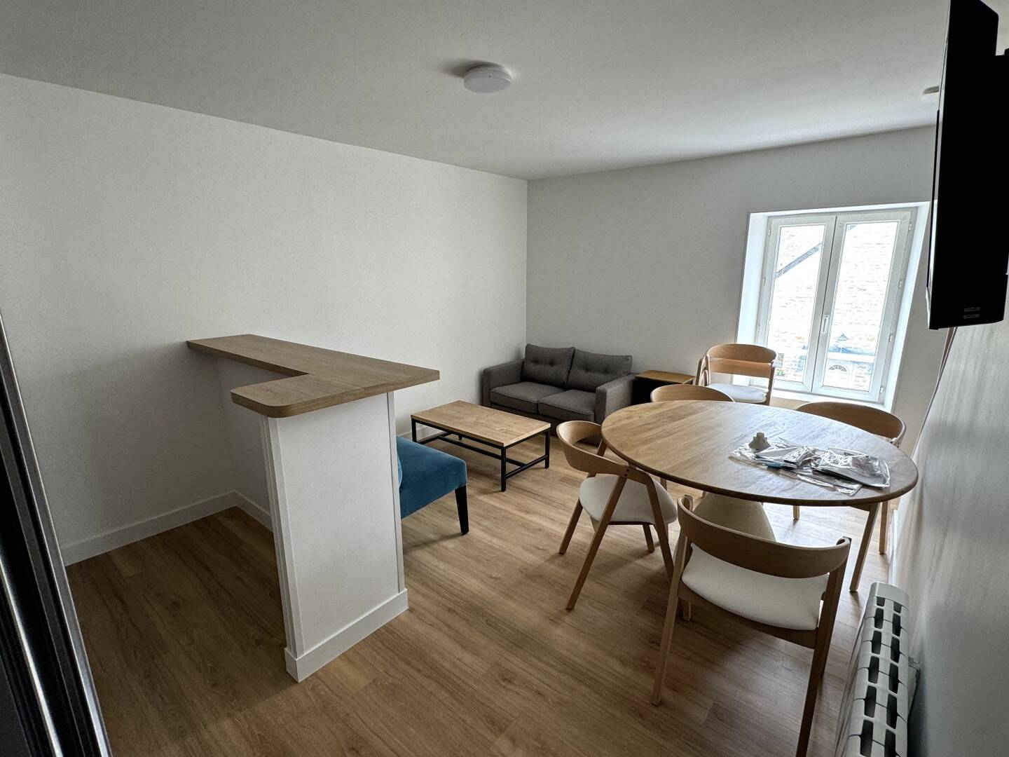 Appartement 4 pièces 65 m² · à Port-en-Bessin-Huppain · 65 m² · 990 €