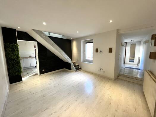 Maison à vendre 210 000 € 5 pièces 2 chambres 106 m² 170 m² de terrain Bourg-lès-Valence 26500