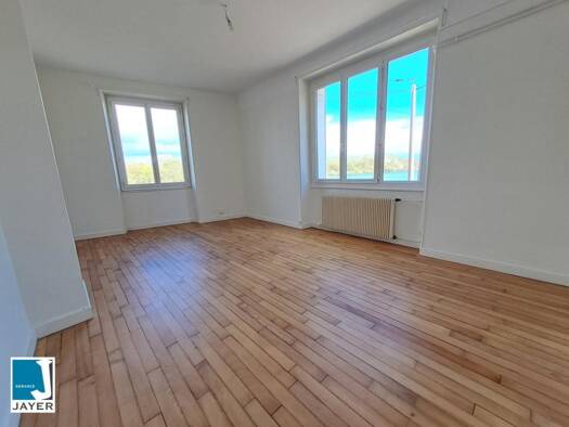 Appartement à louer 610 € 2 pièces 1 chambre 60 m² RDC/2 Cortelin-Le Bourg-Taisey Saint-Rémy 71100