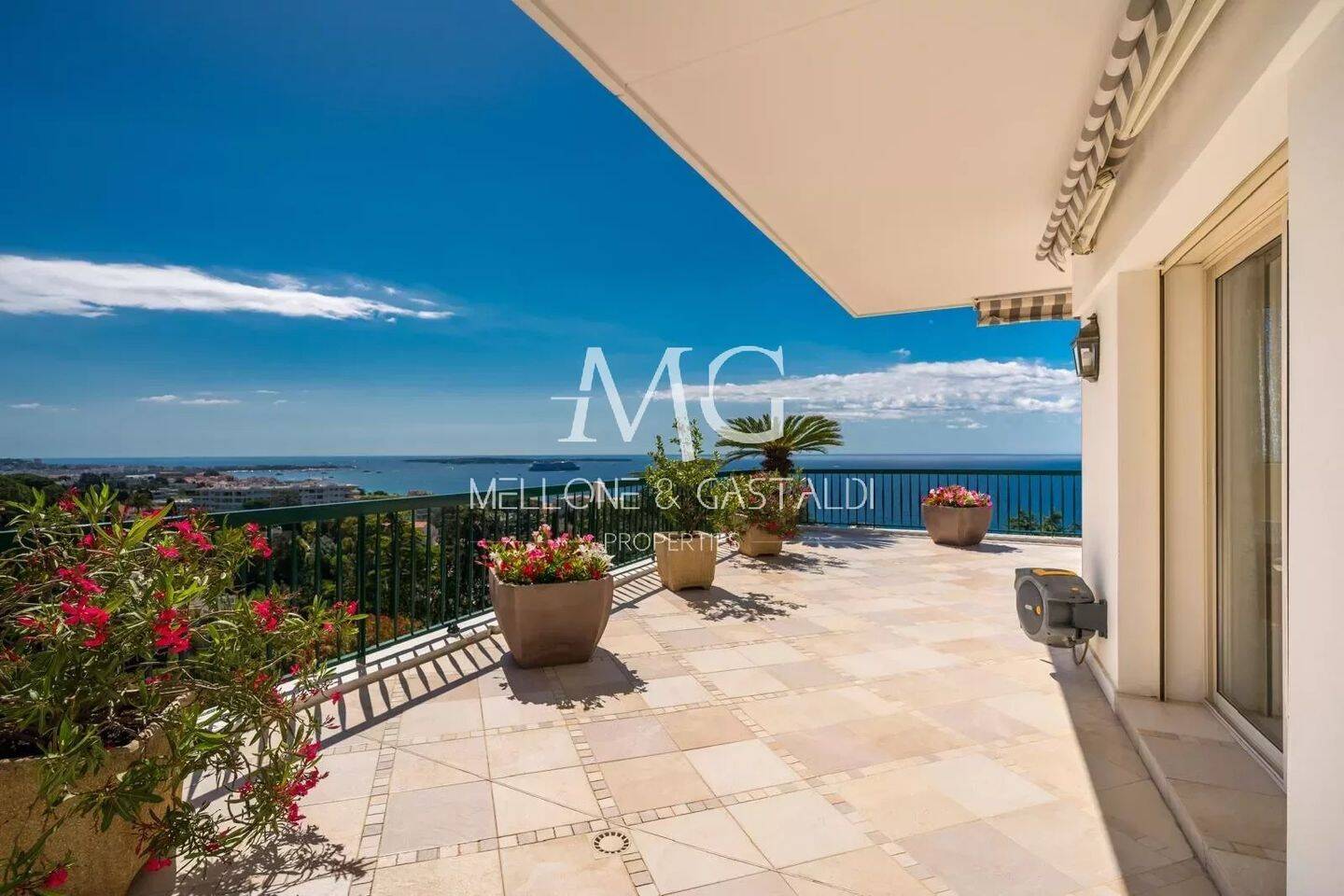 Appartement 4 pièces 180 m² · à Cannes · 180 m² · 2 390 000 €