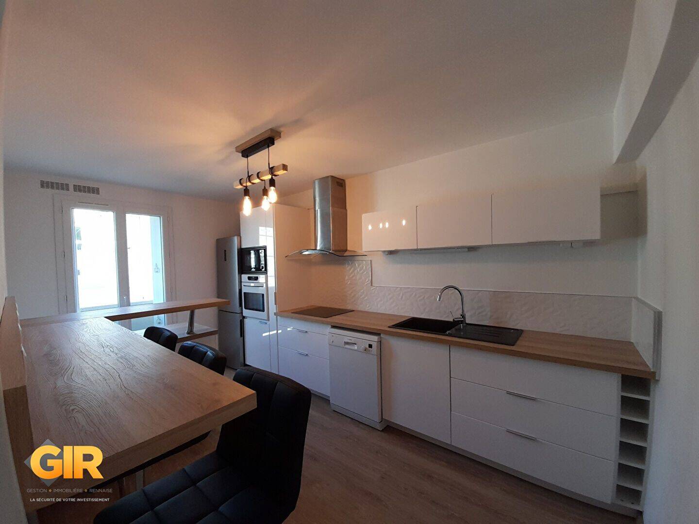 1 pièce 82 m² · à Rennes · 82,4 m² · 460 €/mois