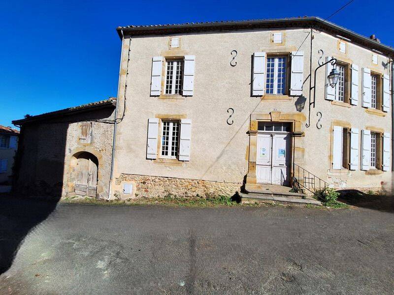 Maison 4 pièces 234 m² · à Riscle · 234 m² · 140 000 €