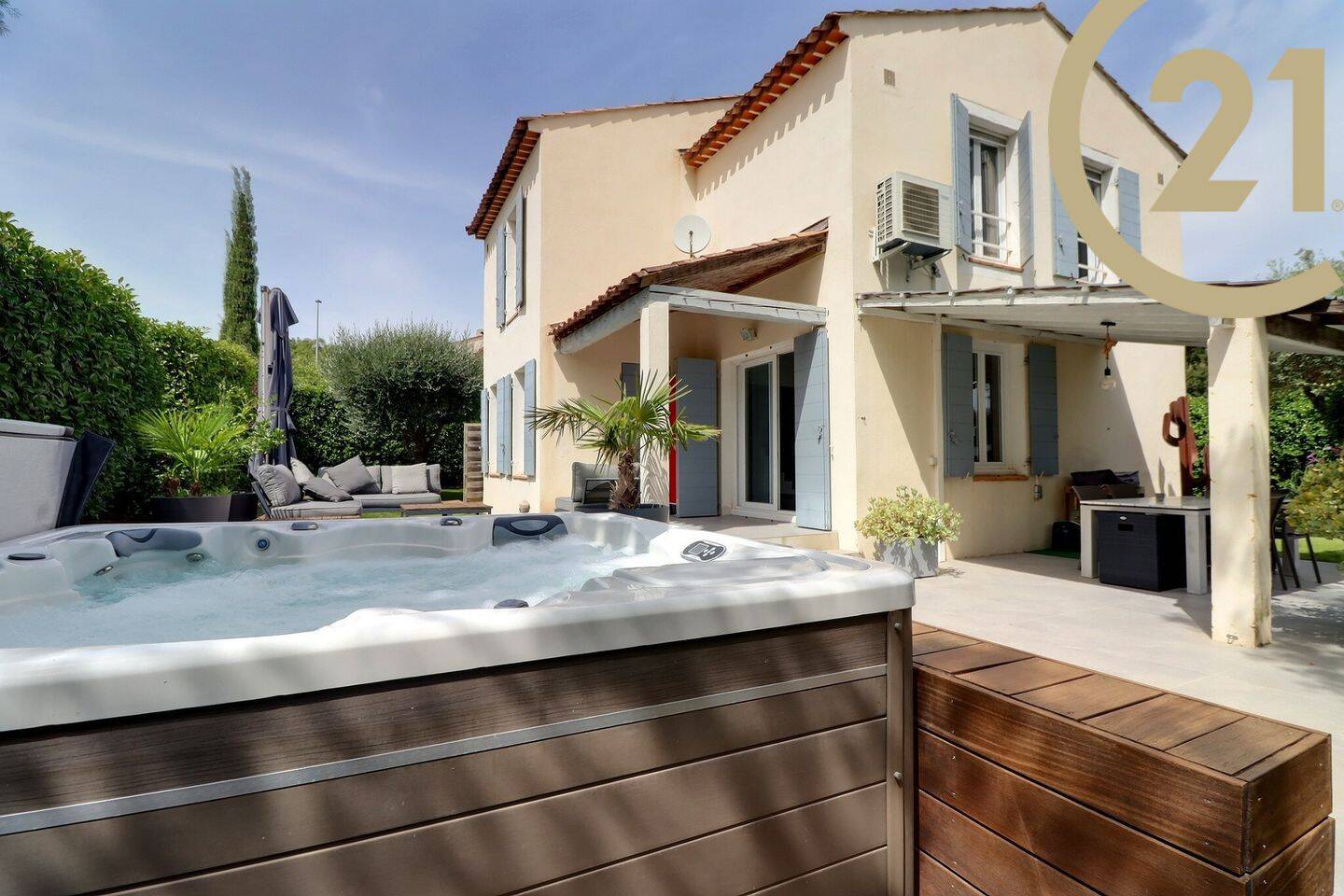 Maison 4 pièces 118 m² · à Saint-Raphaël · 118 m² · 639 000 €
