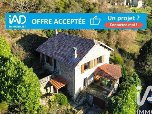 Maison à vendre 245 000 € 8 pièces 3 chambres 136 m² 2 700 m² de terrain Saint-Julien-Labrousse 07160