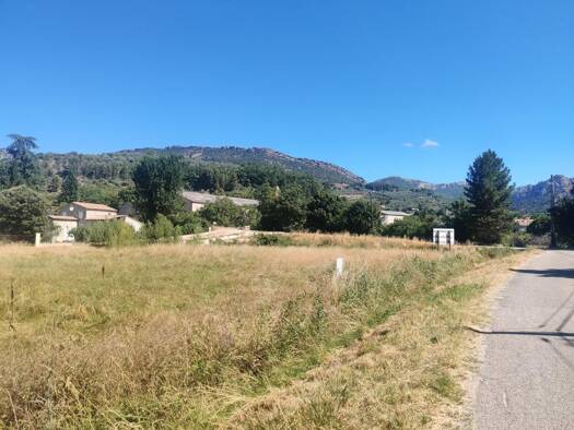 Terrain constructible viabilisé à vendre 109 000 € 790 m² de terrain Buis-les-Baronnies 26170