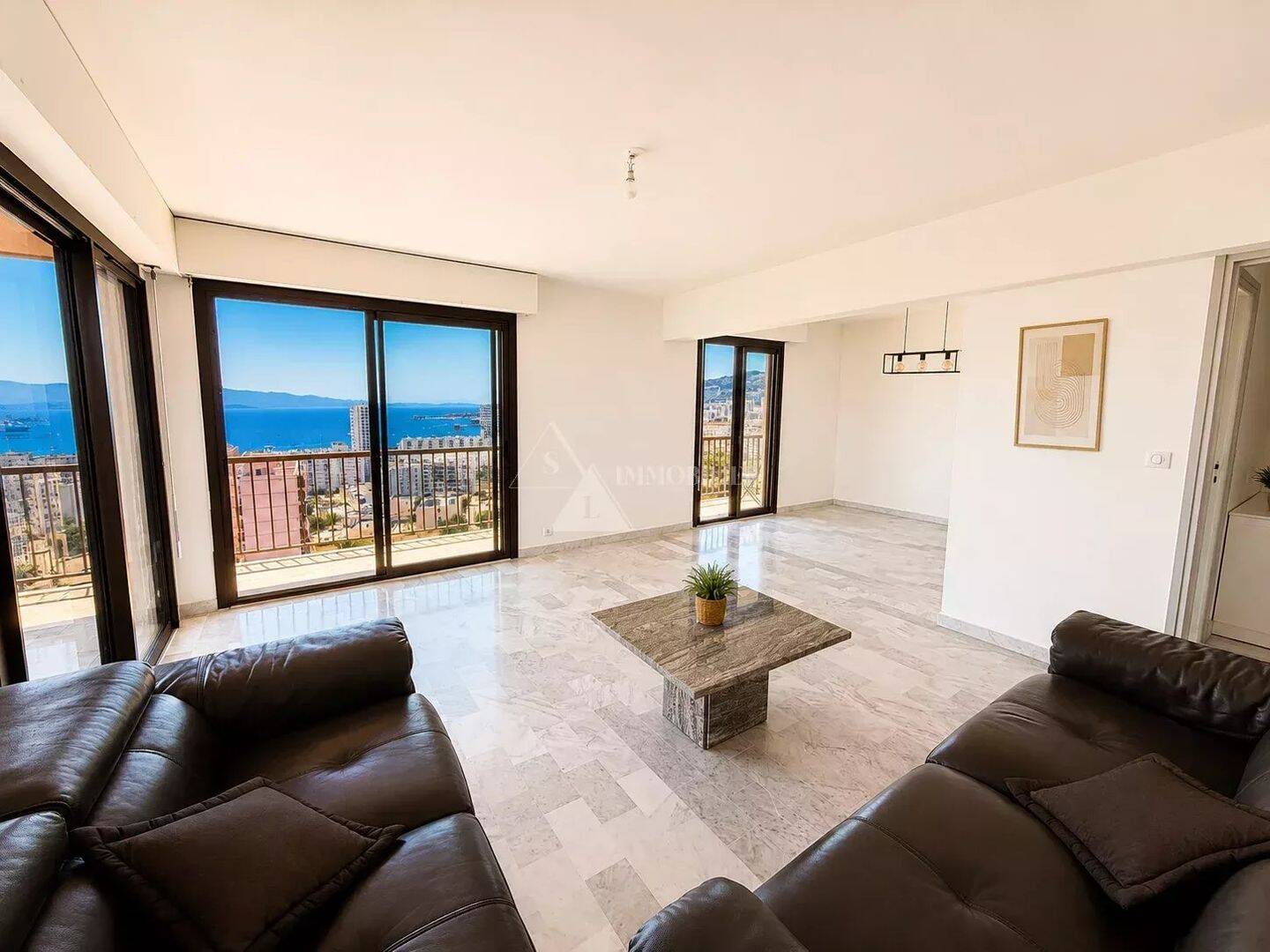 Appartement 3 pièces 91 m² · à Ajaccio · 90,7 m² · 358 000 €