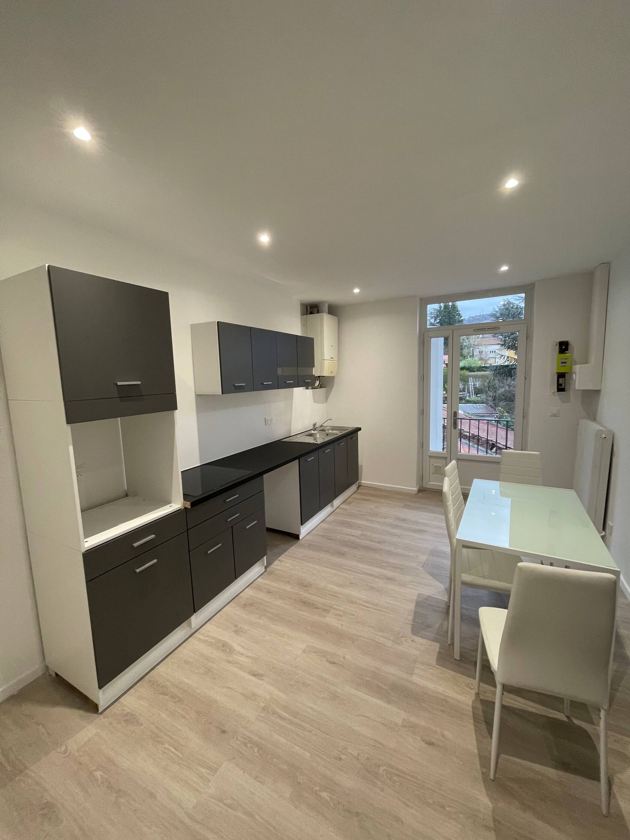Appartement 3 pièces 66 m² · à La Ricamarie · 66 m² · 600 €