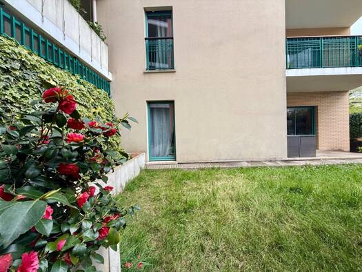 Appartement à vendre 258 000 € 3 pièces 2 chambres 62 m² RDC/3 Bois de la Couronne Bois-d'Arcy 78390