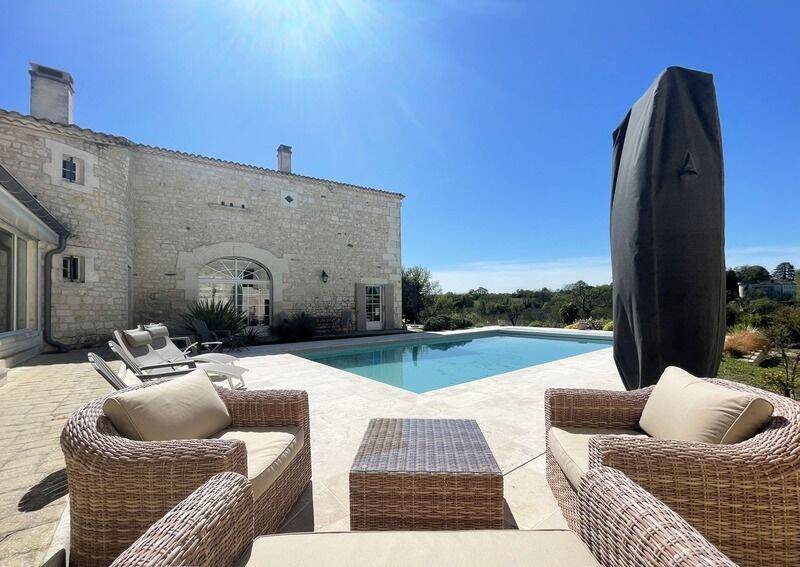 Maison 10 pièces 420 m² · à Dirac · 420 m² · 1 144 000 €