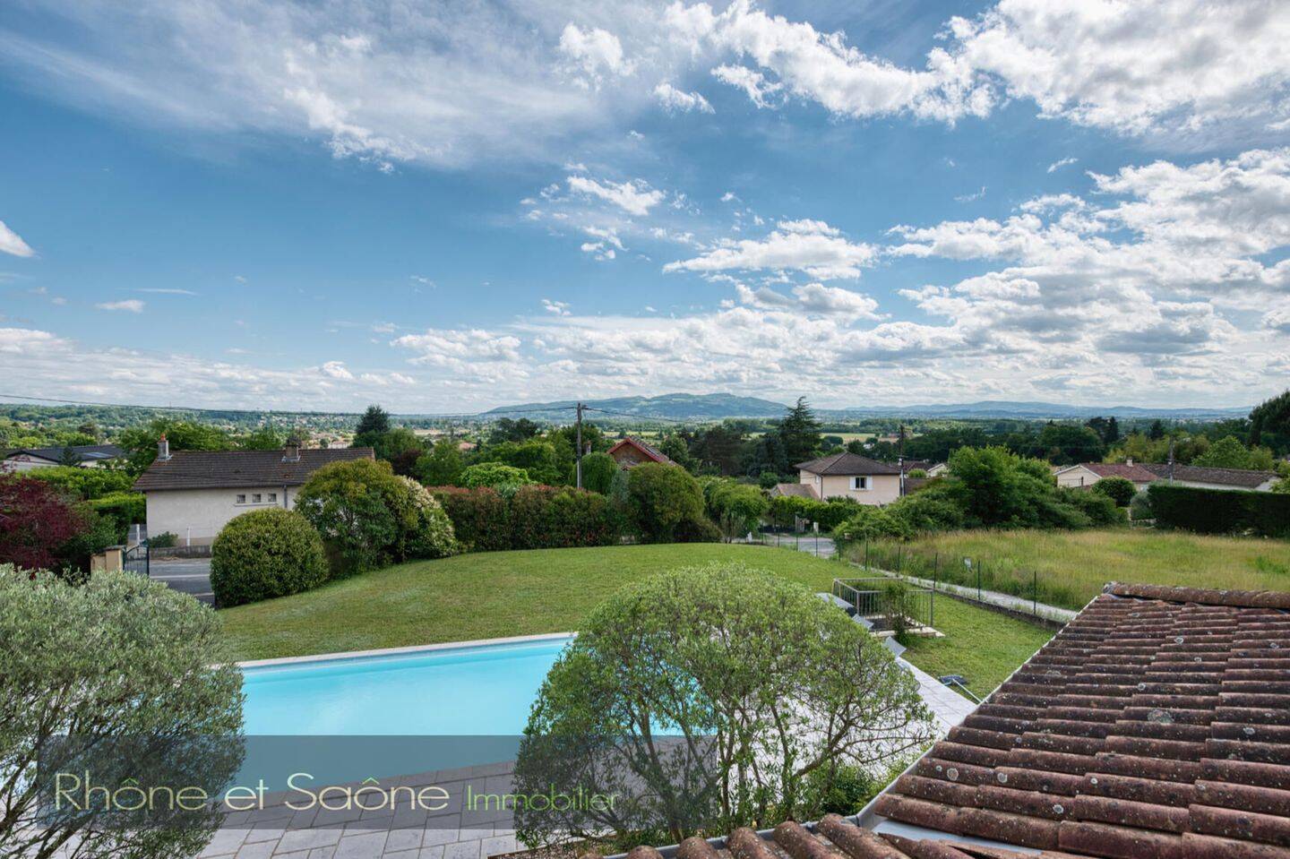Maison 6 pièces 185 m² · à Reyrieux · 185 m² · 699 000 €