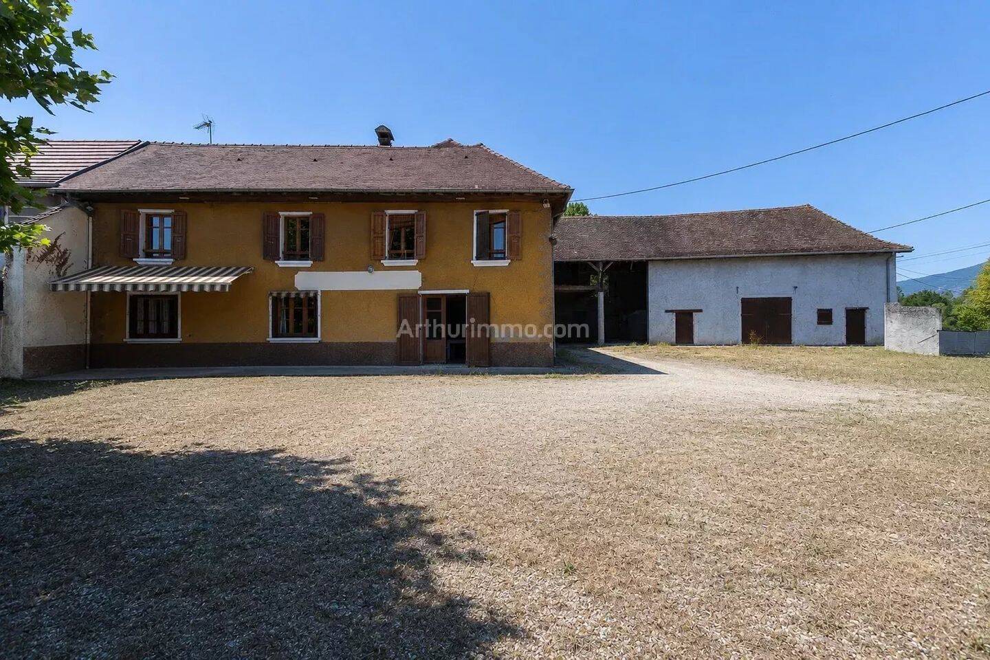 Maison 7 pièces 200 m² · à Groslée-Saint-Benoit · 200 m² · 210 000 €