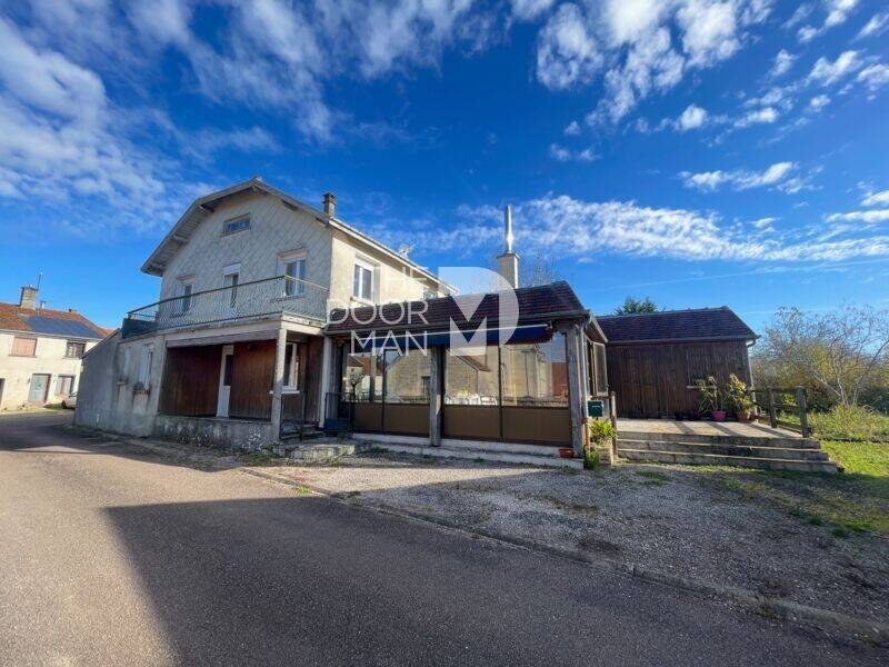 Maison 8 pièces 170 m² · à Thol-lès-Millières · 170 m² · 49 000 €