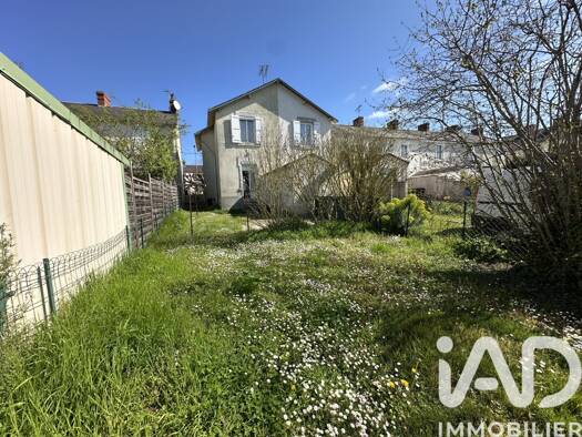 Maison à vendre 82 000 € 3 pièces 2 chambres 57 m² 189 m² de terrain Faubourg Saint Martin Issoudun 36100