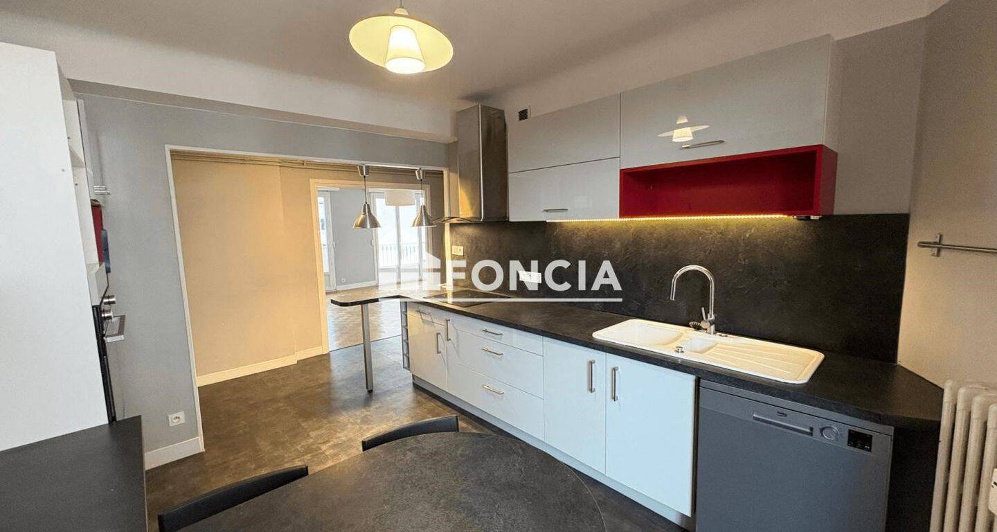 Appartement 4 pièces 101 m² · à Clermont-Ferrand · 101 m² · 1 115 €
