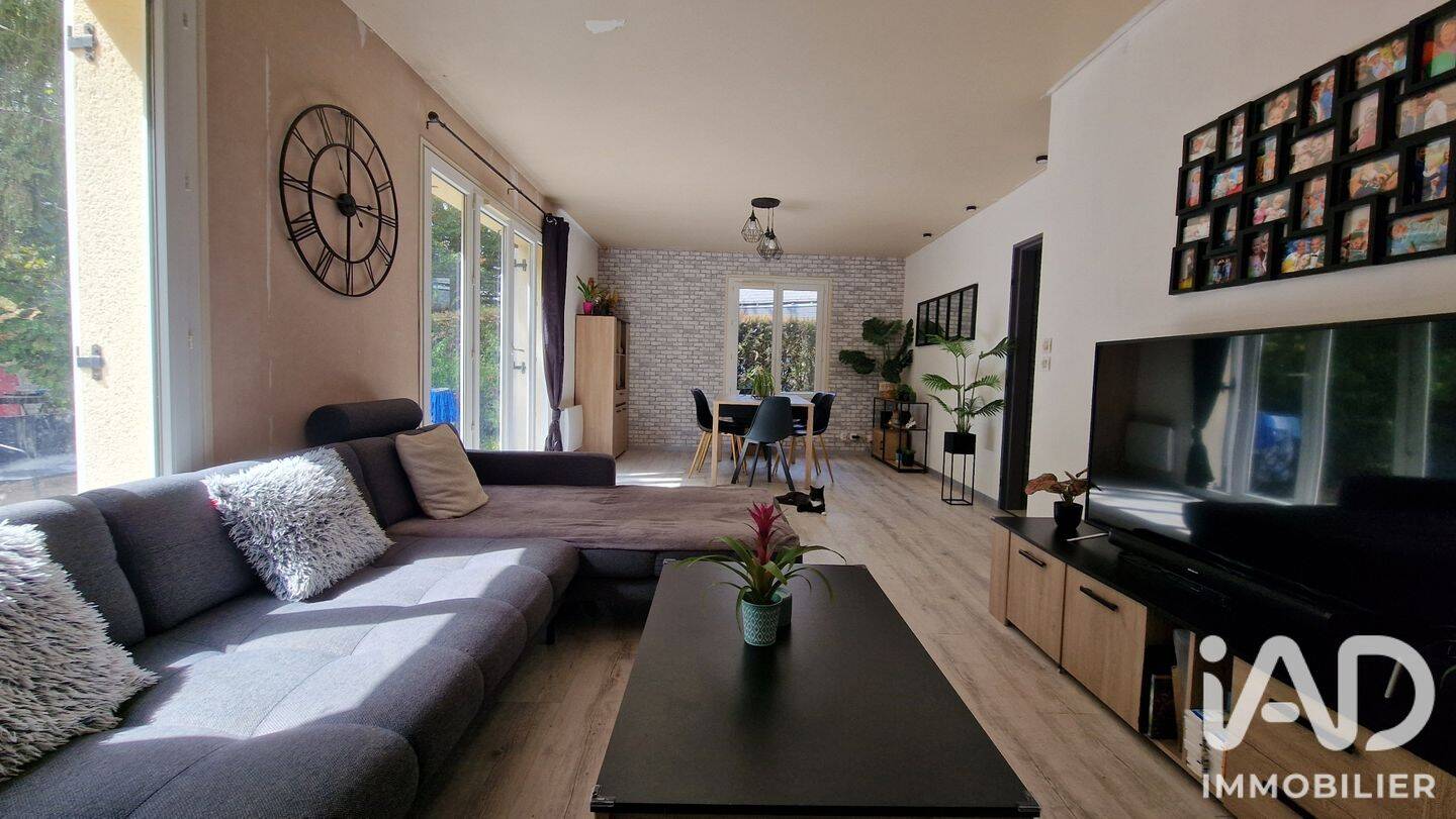Maison 5 pièces 115 m² · à Savigny-en-Véron · 115 m² · 187 500 €
