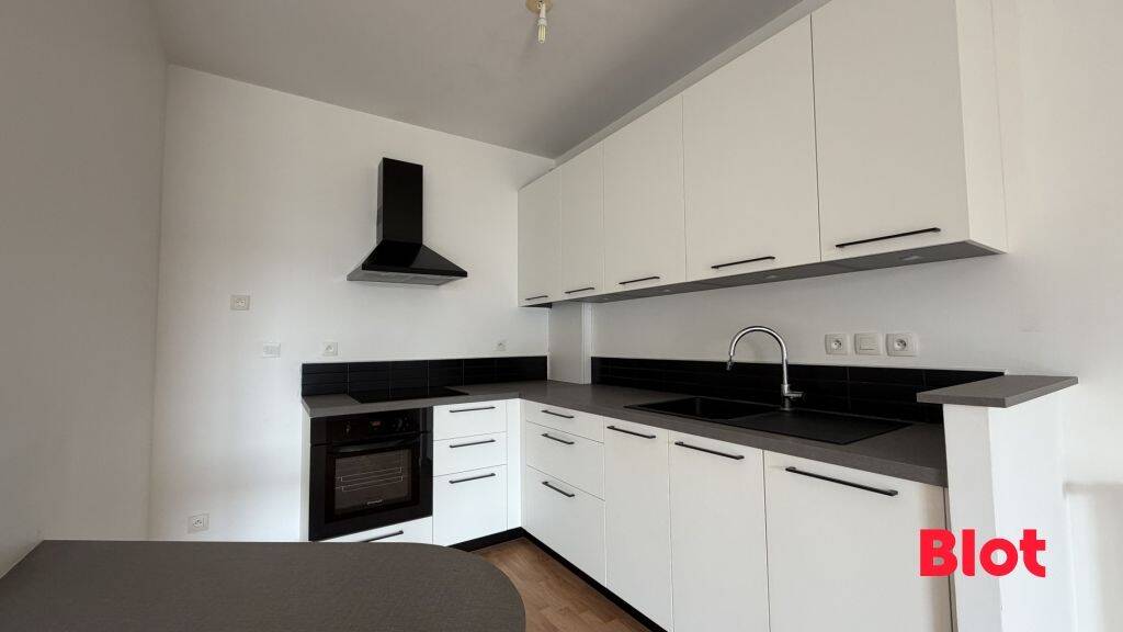 À LOUER - T3 - 63,10M² - À RENNES - Rue de Vern (Carrefour des — 4