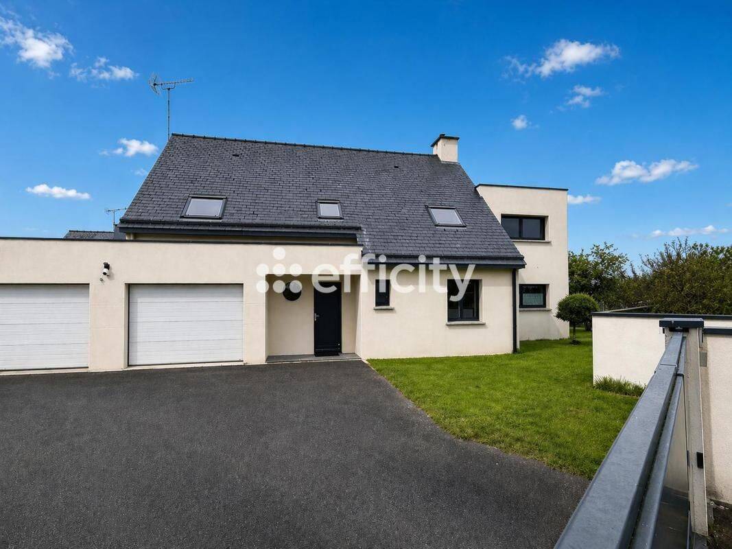 Maison 6 pièces 210 m² · à Brécé · 210 m² · 477 400 €