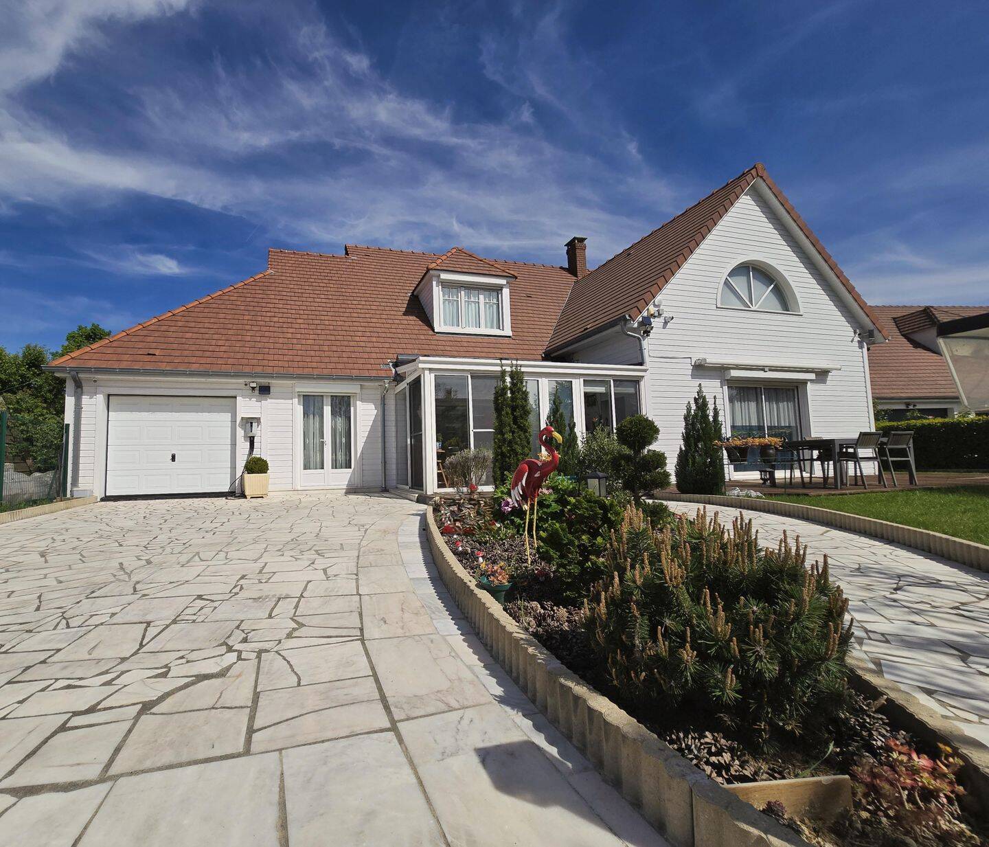 Maison 7 pièces 207 m² · à Magny-le-Hongre · 206,9 m² · 1 000 000 €