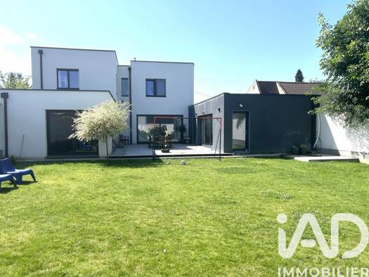Maison à vendre 599 000 € 8 pièces 5 chambres 235 m² 656 m² de terrain Cinq Bonniers Faches-Thumesnil 59155