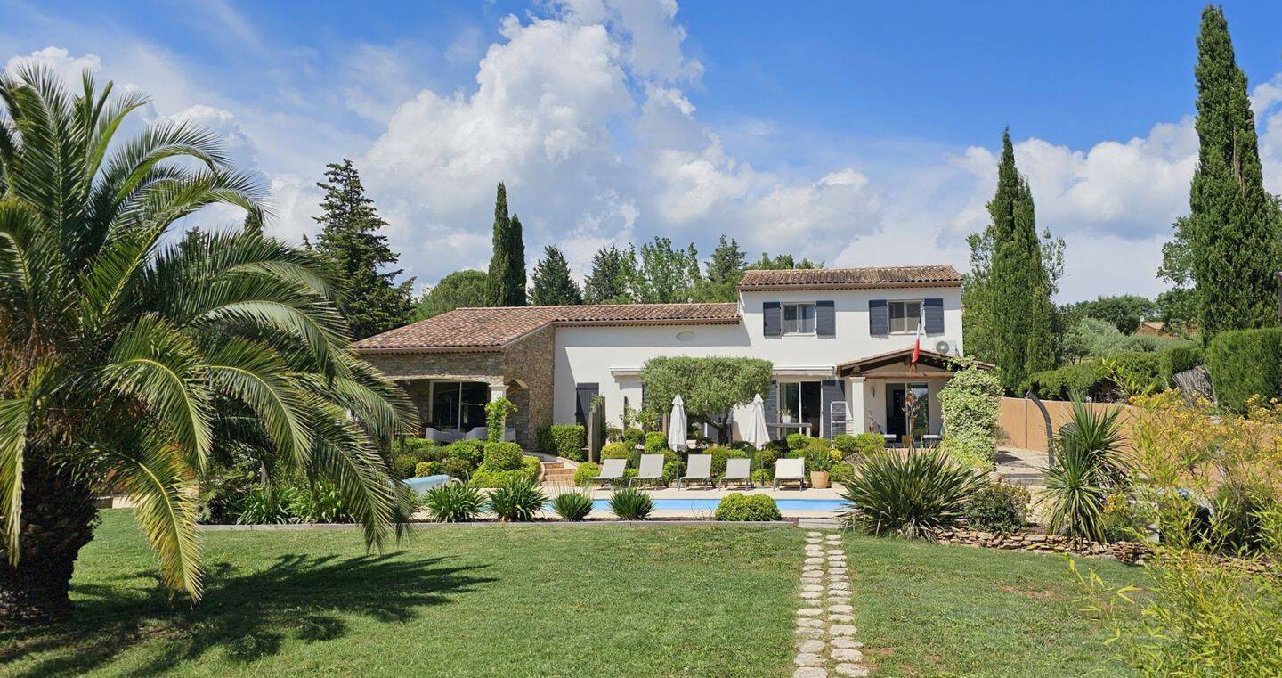 Maison 7 pièces 200 m² · à Bagnols-en-Forêt · 200 m² · 825 000 €