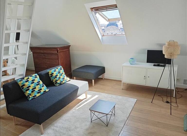 Appartement à louer 1 096 € 1 pièce 22 m²<br/>superficie 6ème<br/>étage 12/05/2025<br/>disponibilité Saint Germain l'Auxerrois Paris 1er 75001