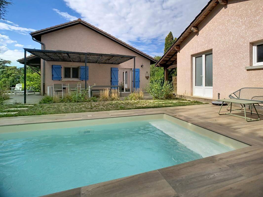 Maison 5 pièces 136 m² · à Alix · 136 m² · 2 500 €/mois