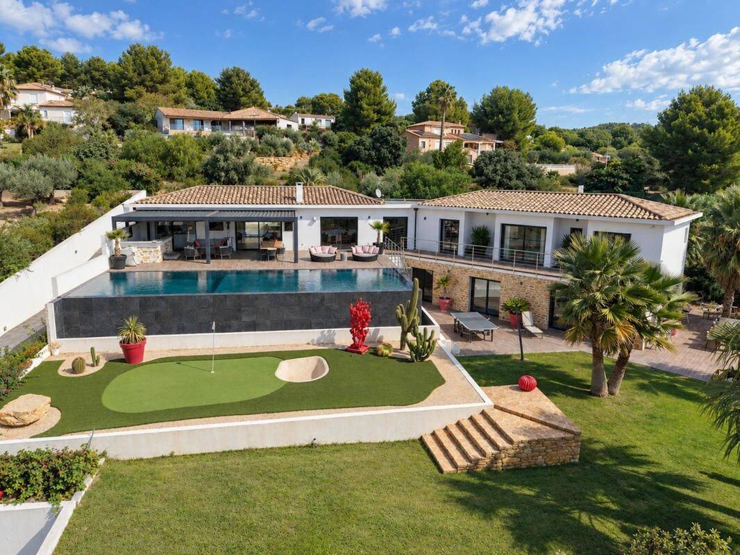 Maison 9 pièces 350 m² · à La Cadière-d'Azur · 350 m² · 3 450 000 €