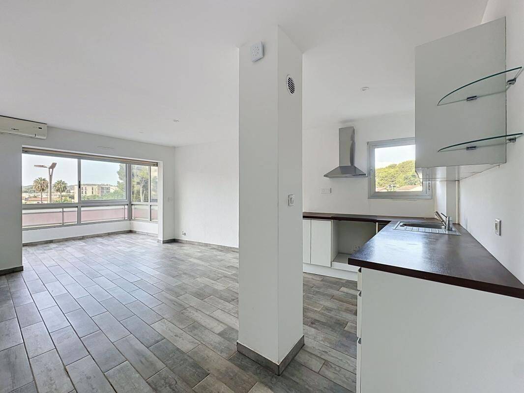 Appartement 2 pièces 50 m² · à Le Cannet · 49,5 m² · 870 €