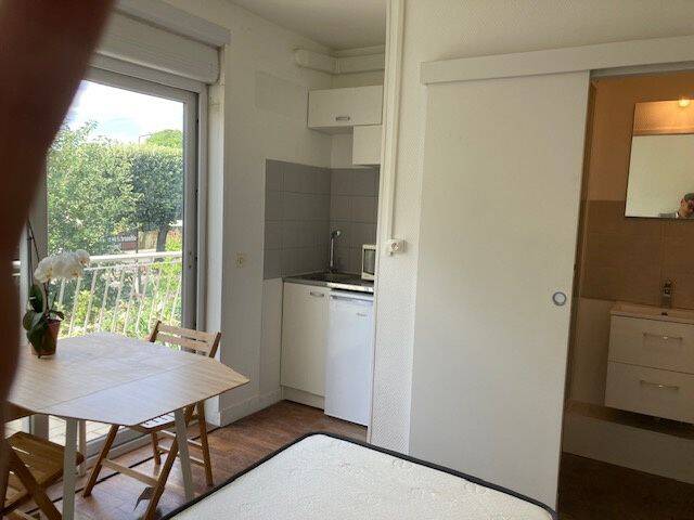 Appartement 1 pièce 14 m² · à Villejuif · 13,6 m² · 775 €