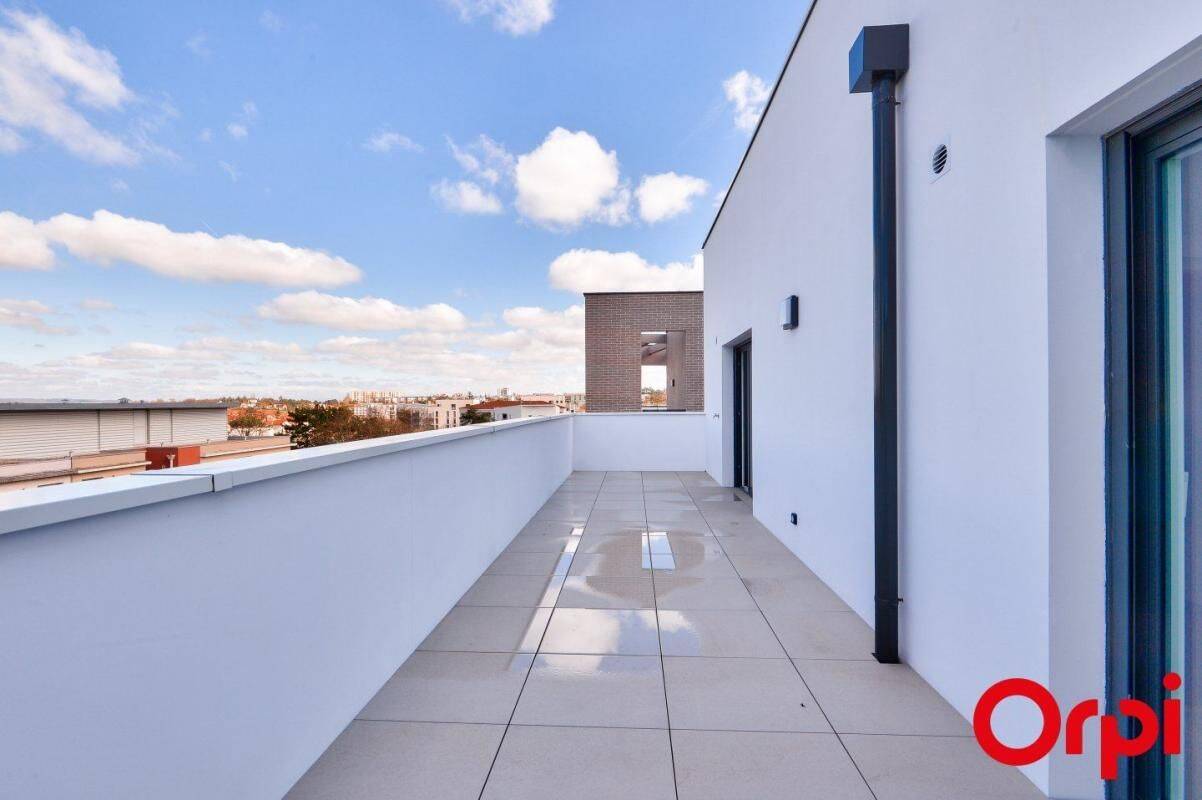 Appartement 2 pièces 45 m² · à Décines-Charpieu · 45,2 m² · 962 €/mois