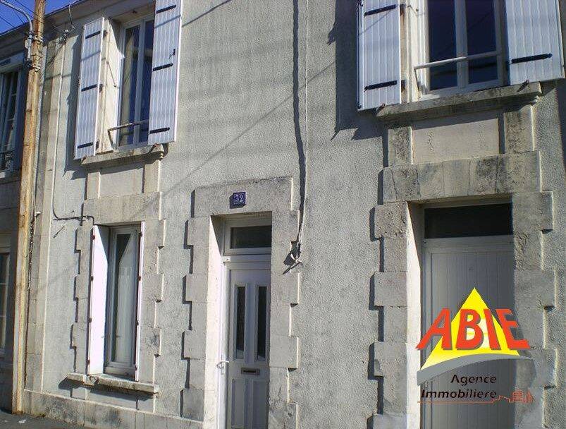 Maison 5 pièces 115 m² · à Fontenay-le-Comte · 114,6 m² · 146 000 €