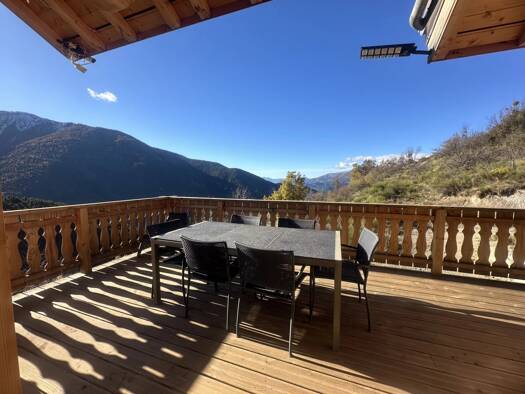 Chalet à vendre 618 000 € 5 pièces 4 chambres 170 m² 3 000 m² de terrain Péone 06470
