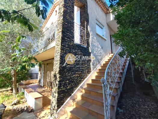 Maison à vendre 367 000 € 6 pièces 3 chambres 140 m² 300 m² de terrain Donicarde-Barban La Seyne-sur-Mer 83500