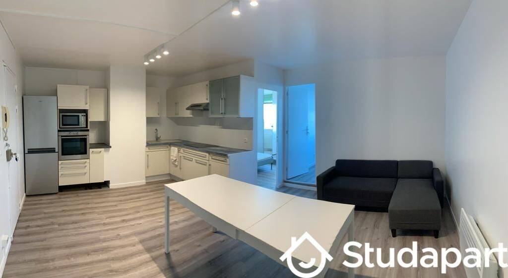 1 pièce 10 m² · à Noisy-le-Grand · 10 m² · 600 €