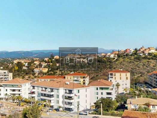 Appartement à vendre 469 000 € 4 pièces 3 chambres 83 m² Étage 2/2 Saint-Raphaël 83700