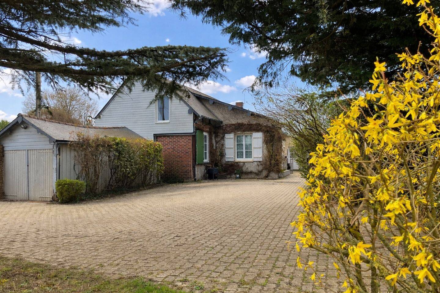 Maison 8 pièces 162 m² · à Morgny · 161,8 m² · 235 000 €